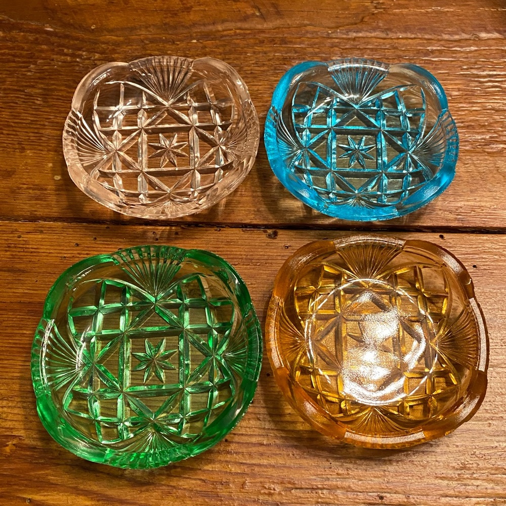 Stunning set of 1950s harlequin coloured glass trinket dishes -